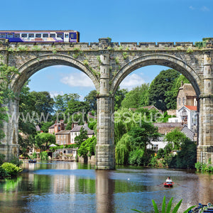 A train crossing the Viaduct in Knaresborough, North Yorkshire